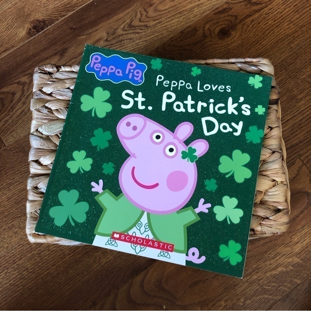Children’s book: Peppa Pig: Peppa Loves St. Patrick’s Day paperback